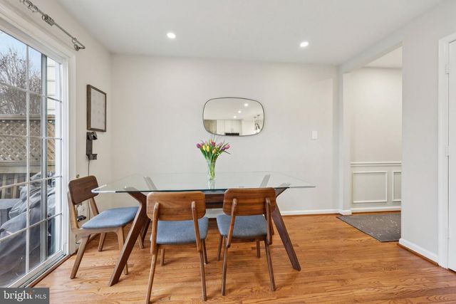 2010 PIERIS CT, Vienna, VA 22182