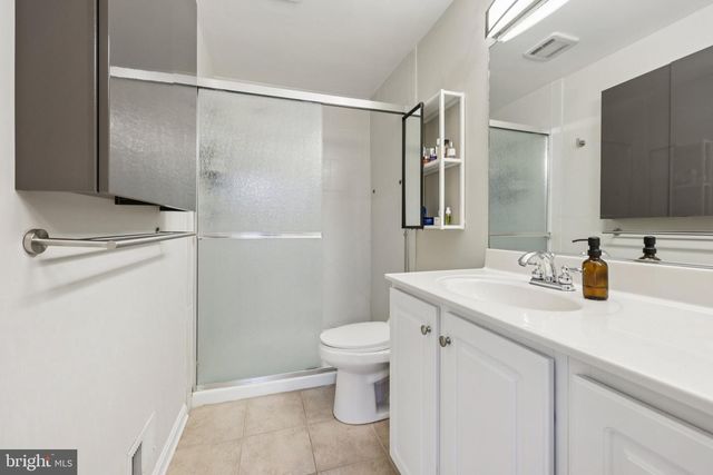 2010 PIERIS CT, Vienna, VA 22182