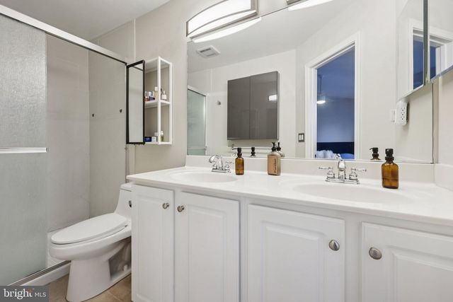 2010 PIERIS CT, Vienna, VA 22182