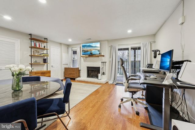 2010 PIERIS CT, Vienna, VA 22182