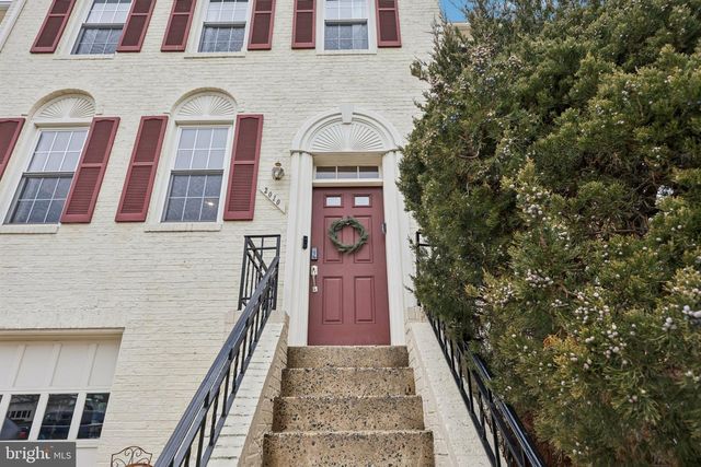 2010 PIERIS CT, Vienna, VA 22182