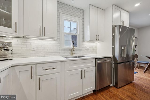 2010 PIERIS CT, Vienna, VA 22182