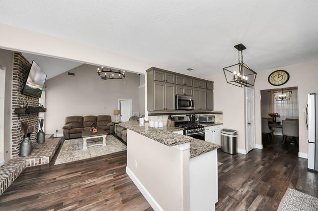 10514 Ravens Way, Baytown, TX 77523