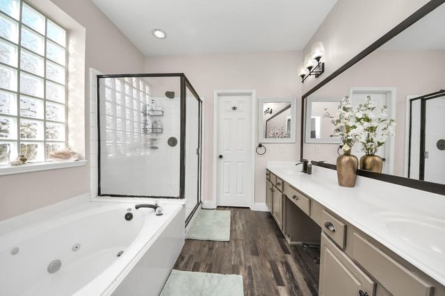 10514 Ravens Way, Baytown, TX 77523