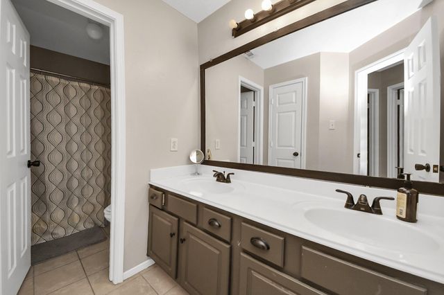 10514 Ravens Way, Baytown, TX 77523