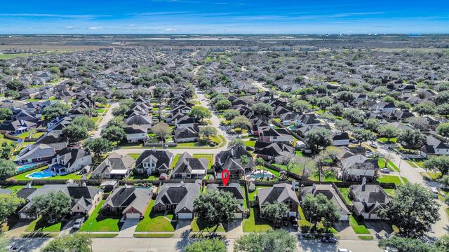 10514 Ravens Way, Baytown, TX 77523