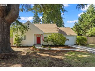 12434 Se SHERMAN St, Portland, OR 97233