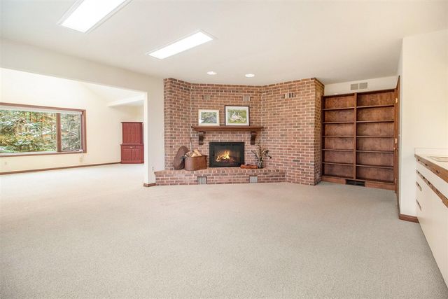 9453 Whispering Pines Drive, Saline, MI 48176