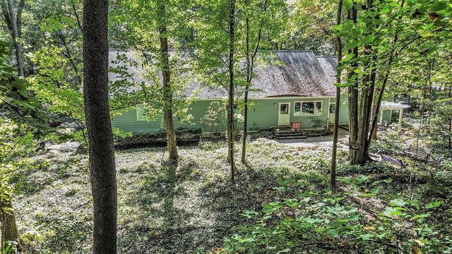 9453 Whispering Pines Drive, Saline, MI 48176