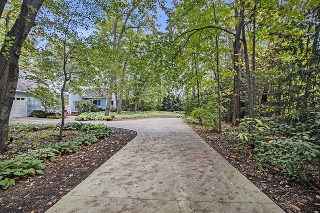 9453 Whispering Pines Drive, Saline, MI 48176