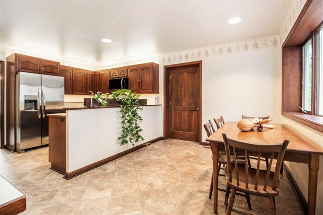 9453 Whispering Pines Drive, Saline, MI 48176