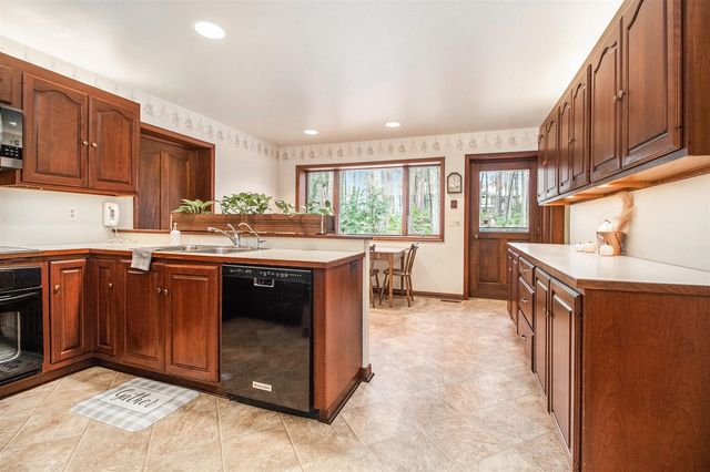 9453 Whispering Pines Drive, Saline, MI 48176