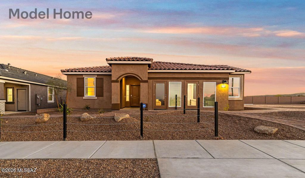 667 W Calle Lupa, Sahuarita, AZ 85629