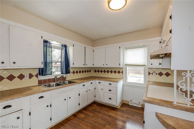 1845 Seattle Street, Cuyahoga Falls, OH 44221