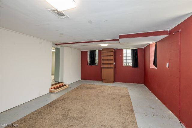 1845 Seattle Street, Cuyahoga Falls, OH 44221