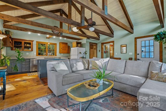 499 E Poplar Drive, Hendersonville, NC 28792