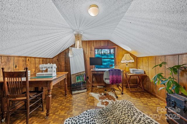 499 E Poplar Drive, Hendersonville, NC 28792