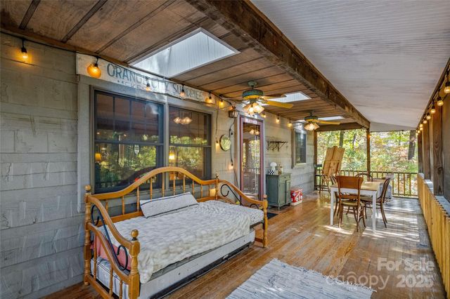 499 E Poplar Drive, Hendersonville, NC 28792