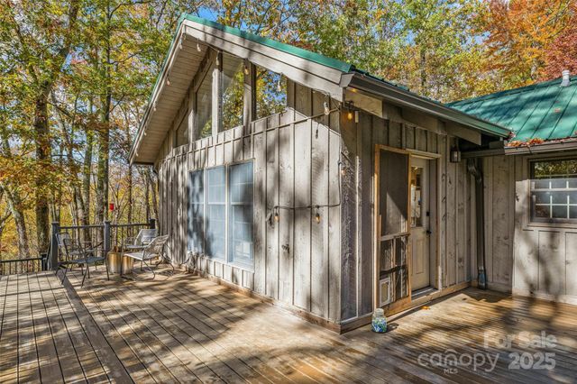 499 E Poplar Drive, Hendersonville, NC 28792