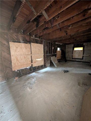 294 Clay St, Mahoning Twp, PA 16116