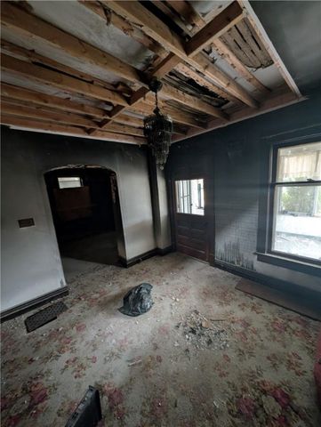 294 Clay St, Mahoning Twp, PA 16116