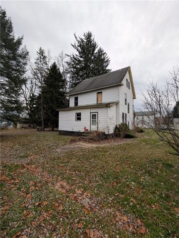 294 Clay St, Mahoning Twp, PA 16116