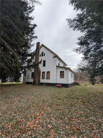 294 Clay St, Mahoning Twp, PA 16116