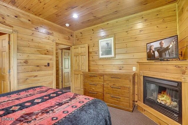 821 Great Smoky Way, Gatlinburg, TN 37738