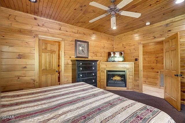 821 Great Smoky Way, Gatlinburg, TN 37738