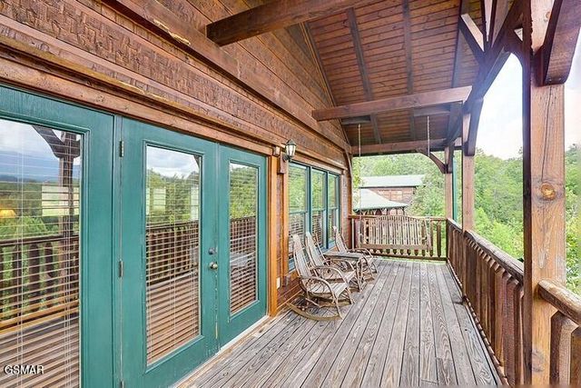 821 Great Smoky Way, Gatlinburg, TN 37738