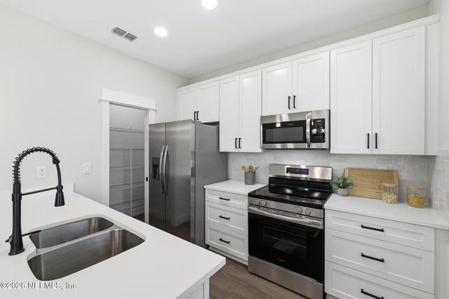 1312 1ST Avenue N, Jacksonville Beach, FL 32250
