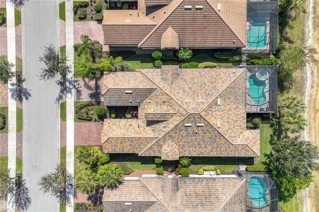 7639 Jacaranda LN, Naples, FL 34114