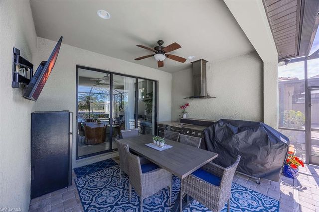 7639 Jacaranda LN, Naples, FL 34114