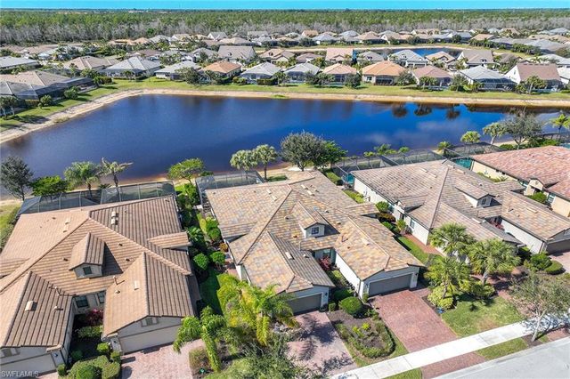 7639 Jacaranda LN, Naples, FL 34114