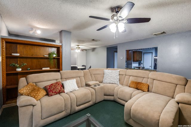 11335 Tabletop Ln, San Antonio, TX 78245