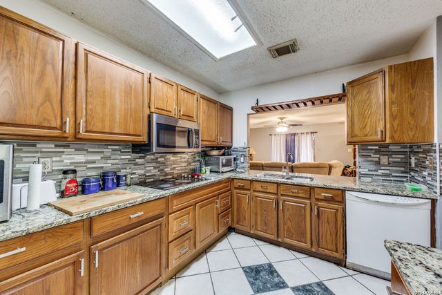 11335 Tabletop Ln, San Antonio, TX 78245