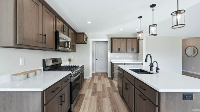 17883 Carne Cove, Leo, IN 46765