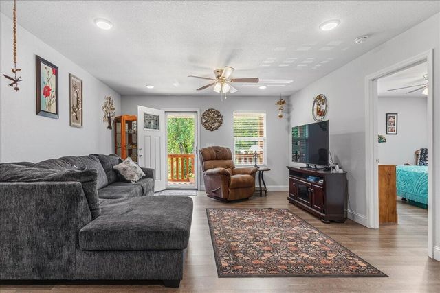 311 N Iowa Avenue, Etowah, TN 37331