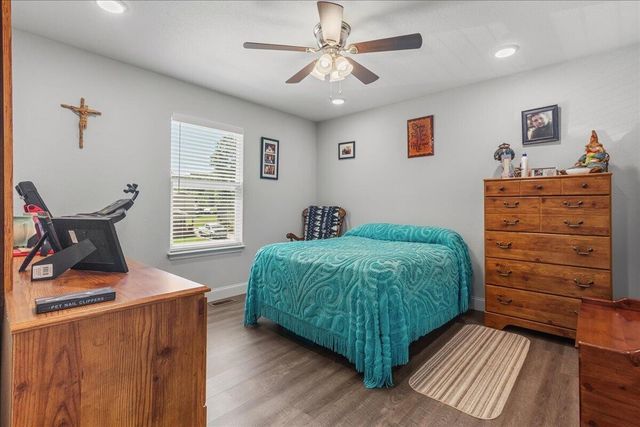 311 N Iowa Avenue, Etowah, TN 37331
