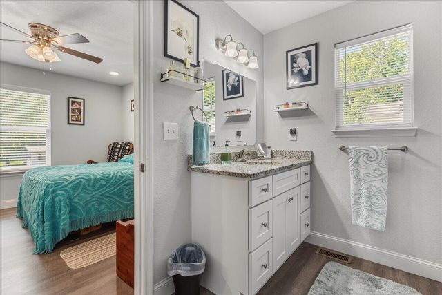 311 N Iowa Avenue, Etowah, TN 37331