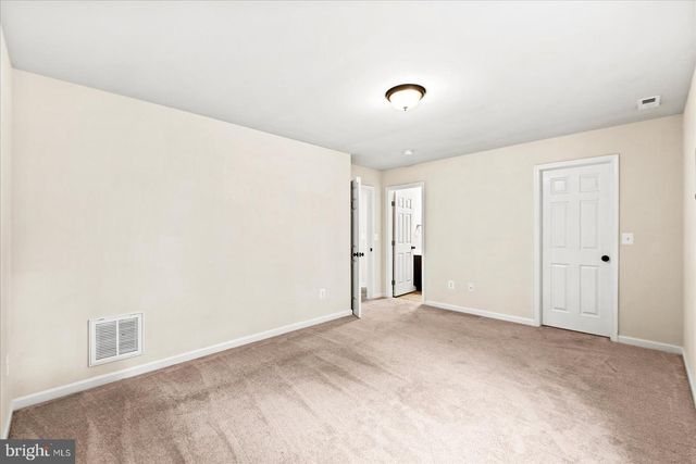 2232 MALLARD LANDING DR, Fredericksburg, VA 22408