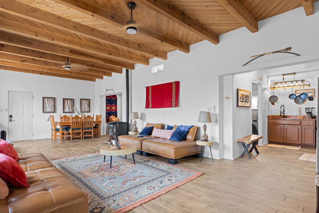 347 NM-116, Bosque, NM 87006