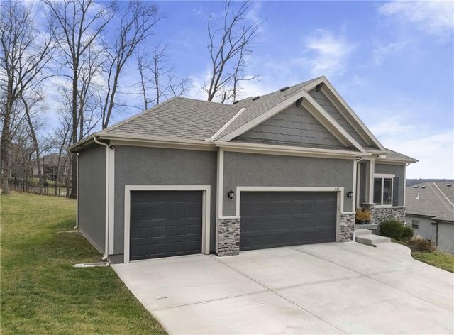 1605 NW 59th Street, Kansas City, MO 64118