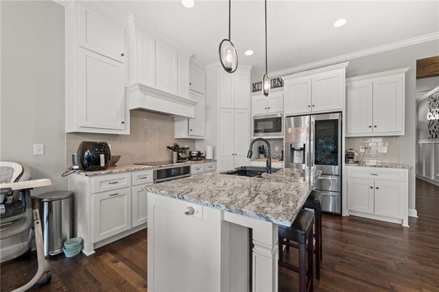 1605 NW 59th Street, Kansas City, MO 64118