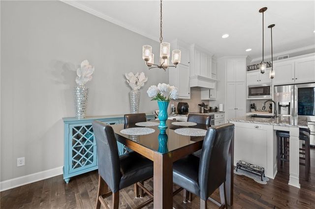 1605 NW 59th Street, Kansas City, MO 64118