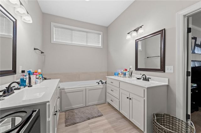 1605 NW 59th Street, Kansas City, MO 64118