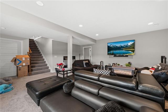 1605 NW 59th Street, Kansas City, MO 64118