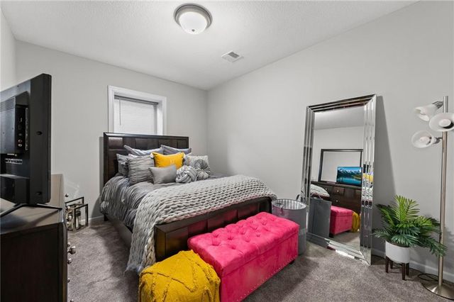 1605 NW 59th Street, Kansas City, MO 64118