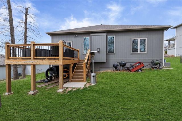 1605 NW 59th Street, Kansas City, MO 64118