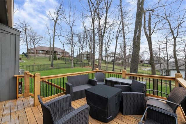 1605 NW 59th Street, Kansas City, MO 64118